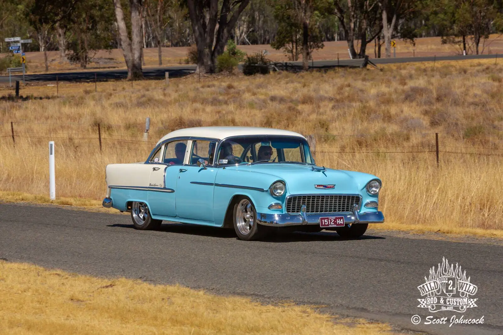 Hot rod cruising Tocumwal streets